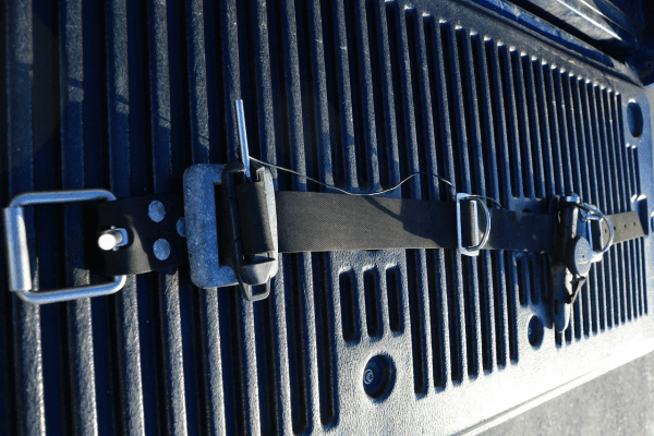 Heavy Duty Secure Retractable 36 Kevlar Holder Knives